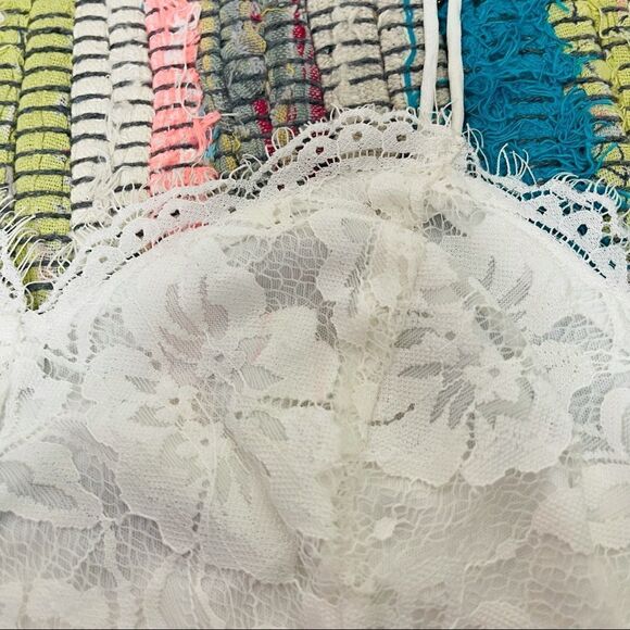 EUC Foreign Exchange White Lace Bralette Medium - Picture 3 of 7